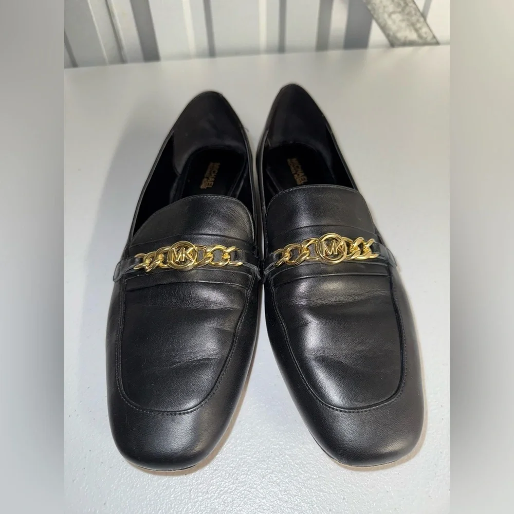 Michael Kors Black Leather Flats Loafers With Gold Tone Chain Women's Size 9.5